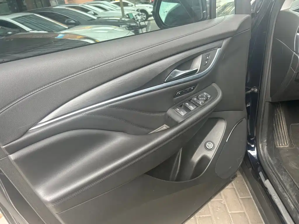 Buick Enclave — миниатюра 4