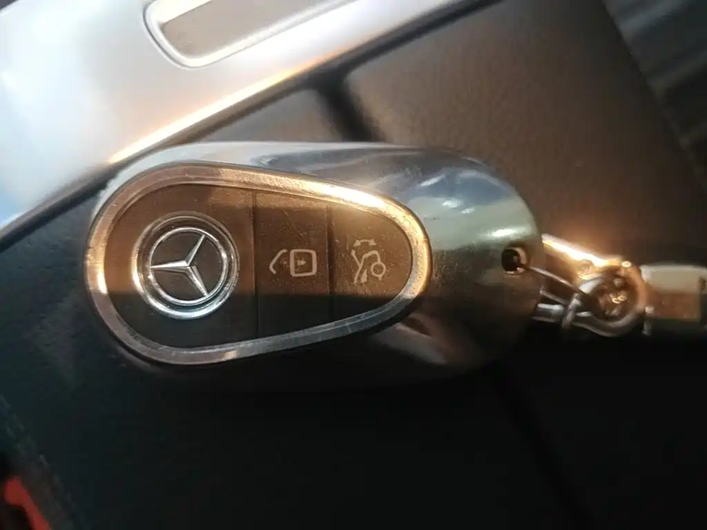 Mercedes-Benz C-Class — миниатюра 9
