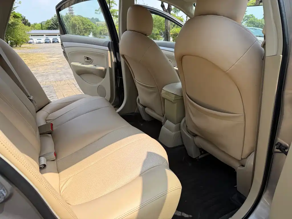 Nissan Sylphy — миниатюра 9