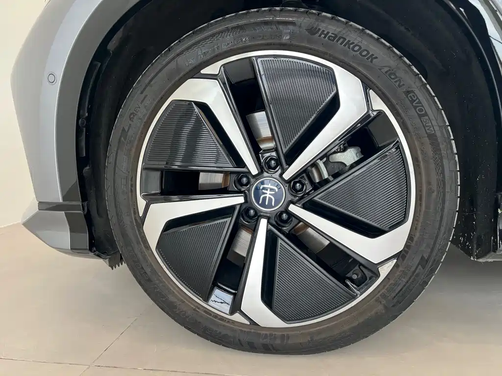 BYD L EV — миниатюра 14