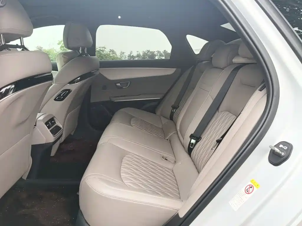 BYD Han — миниатюра 17
