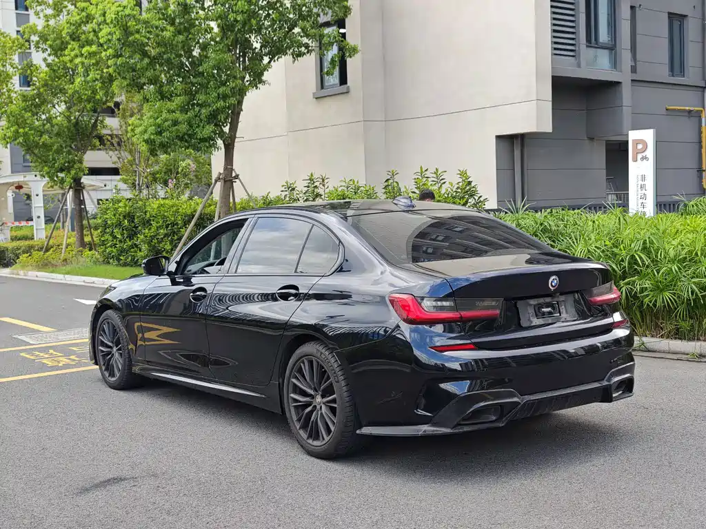 BMW 3 Series — миниатюра 14
