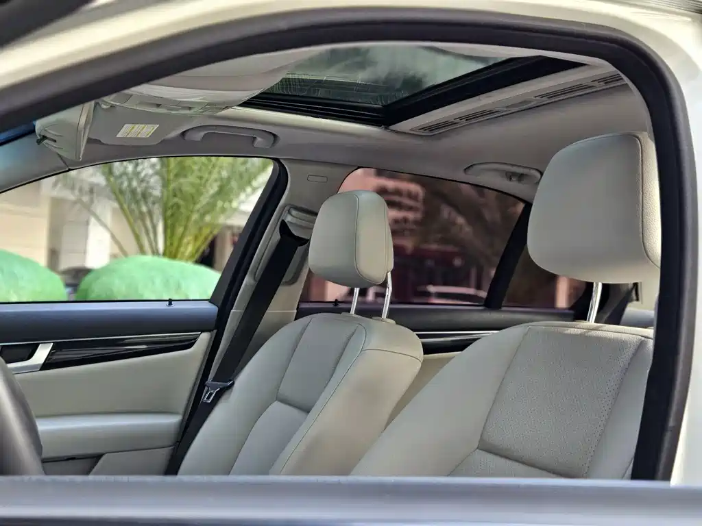 Mercedes-Benz C-Class — миниатюра 9