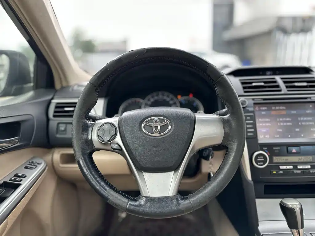 Toyota Camry — миниатюра 16