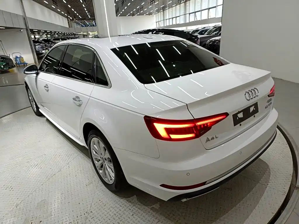 Audi A4L — миниатюра 5