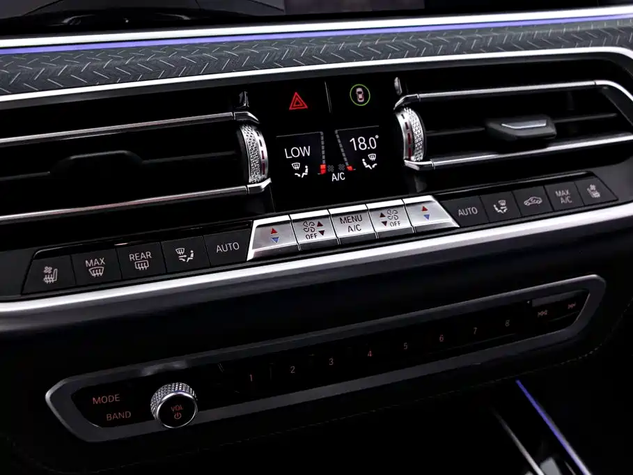 BMW X7 — миниатюра 9