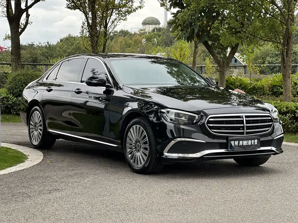 Mercedes-Benz E-Class — миниатюра 3
