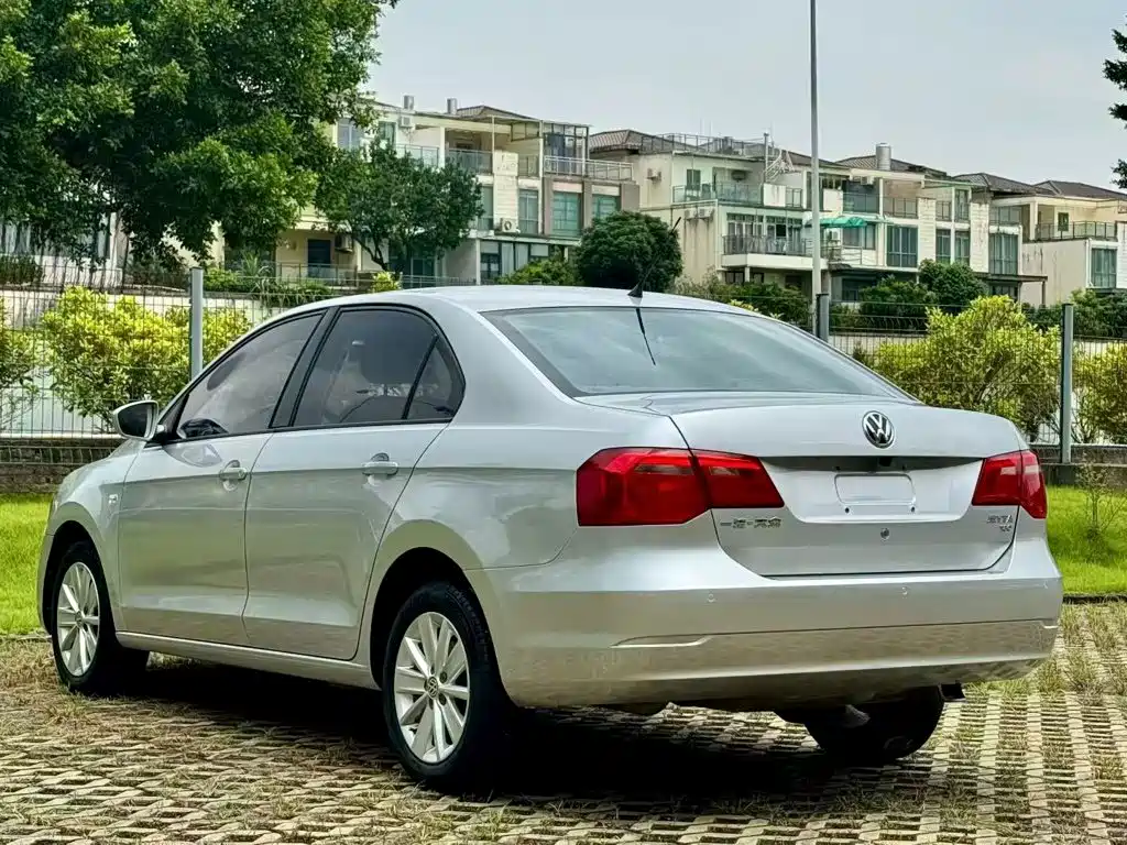 Volkswagen Jetta — миниатюра 5