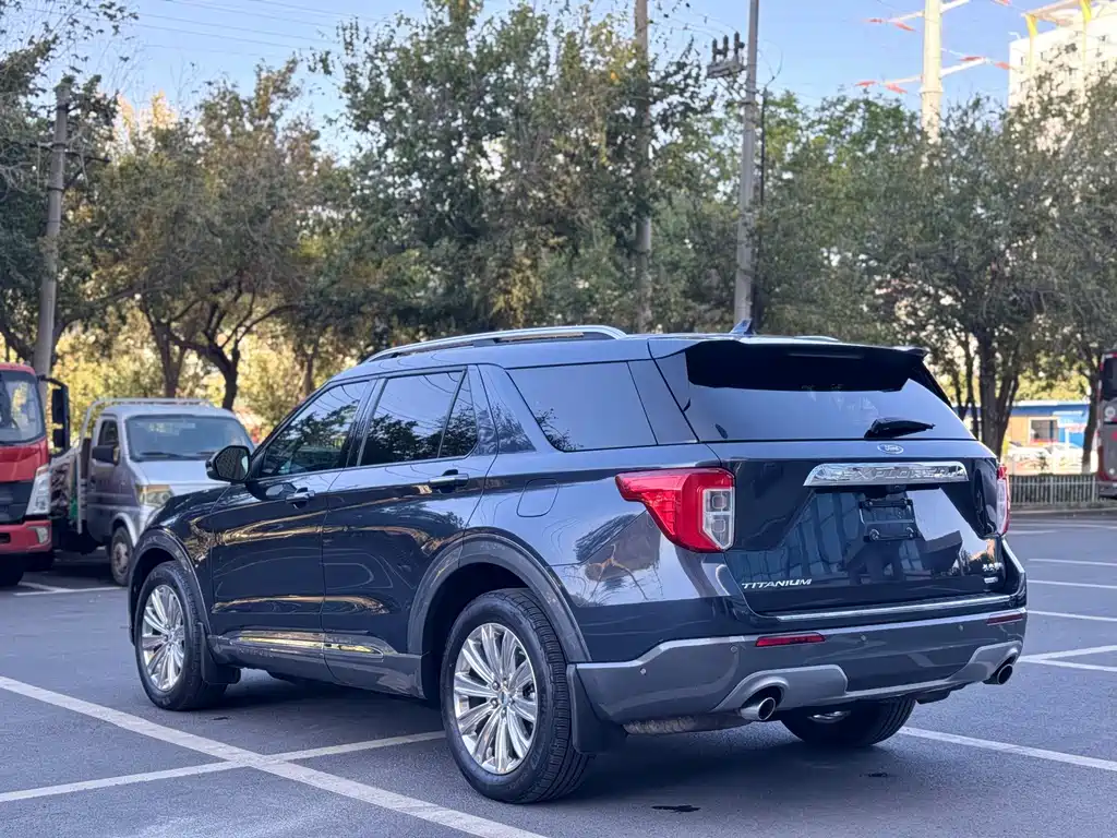 Ford Explorer — миниатюра 12