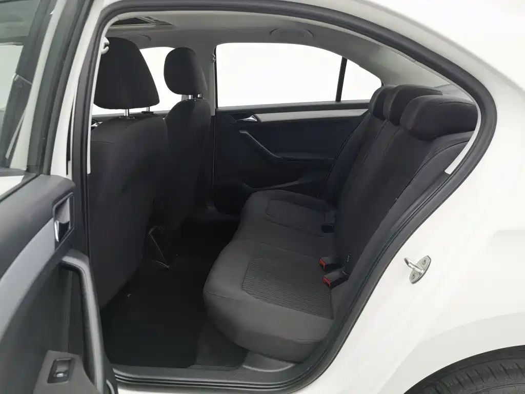 Volkswagen Jetta — миниатюра 15