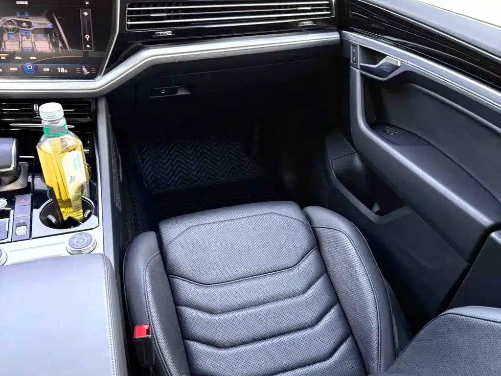 Volkswagen Touareg — миниатюра 10