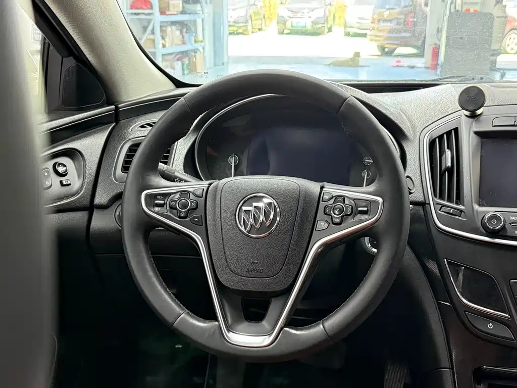 Buick Regal — миниатюра 9