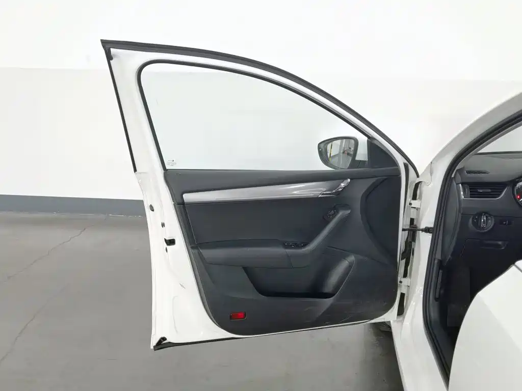 Skoda Octavia — миниатюра 8