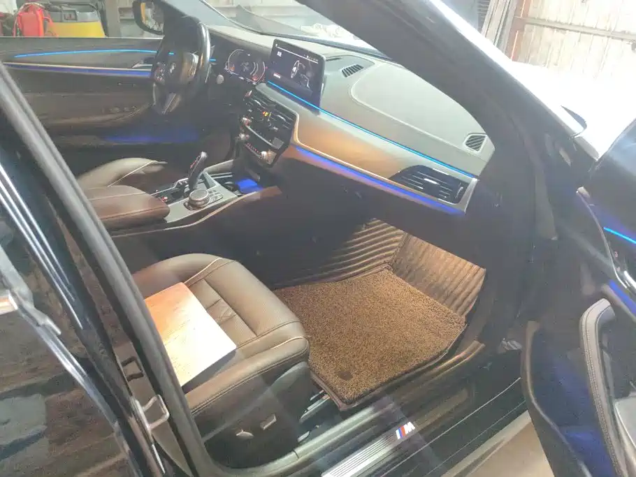 BMW 5 Series — миниатюра 8