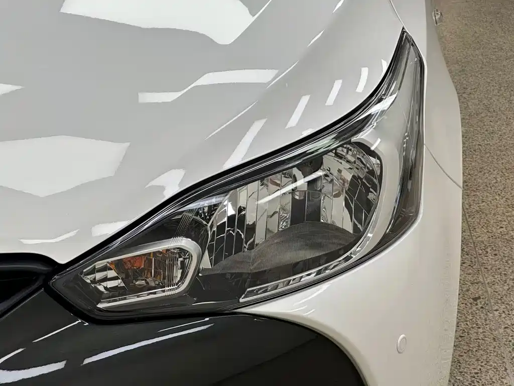 Toyota Yaris L — миниатюра 10