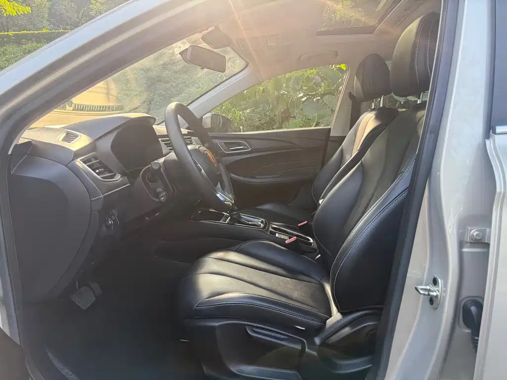 Roewe i5 — миниатюра 6