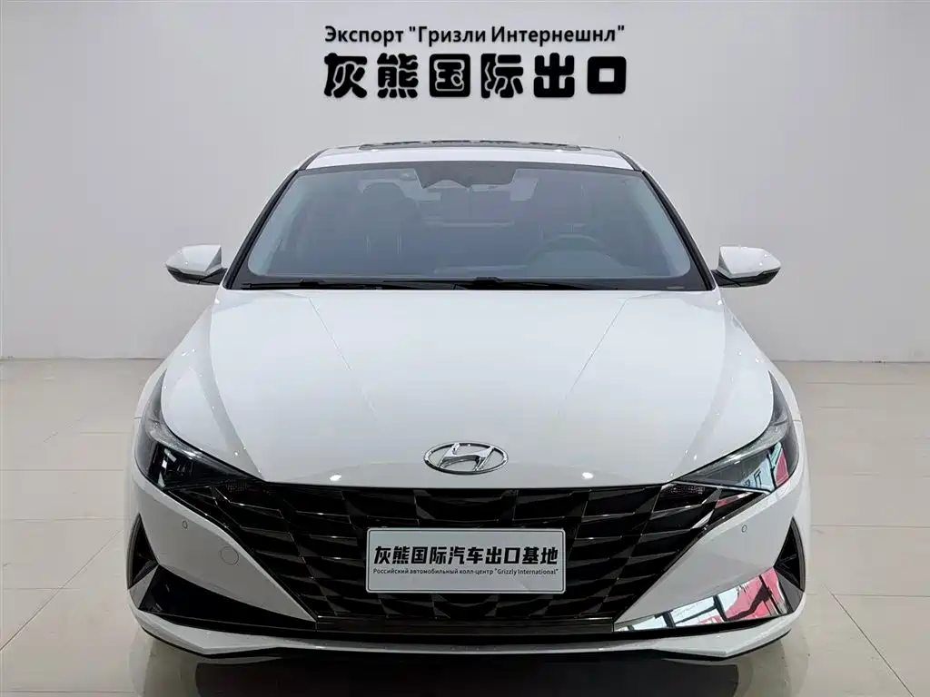 Hyundai Elantra 2022 1.5L CVT LUX Luxury