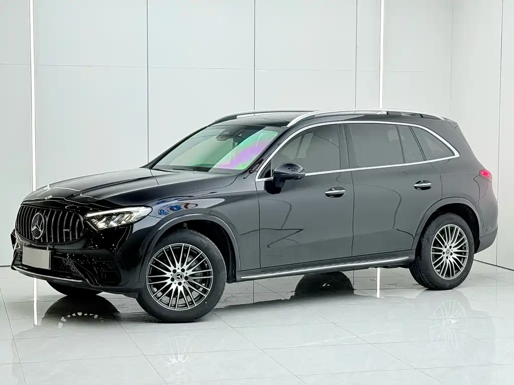 2025 Mercedes-Benz GLC - zdjęcie 1 z 15