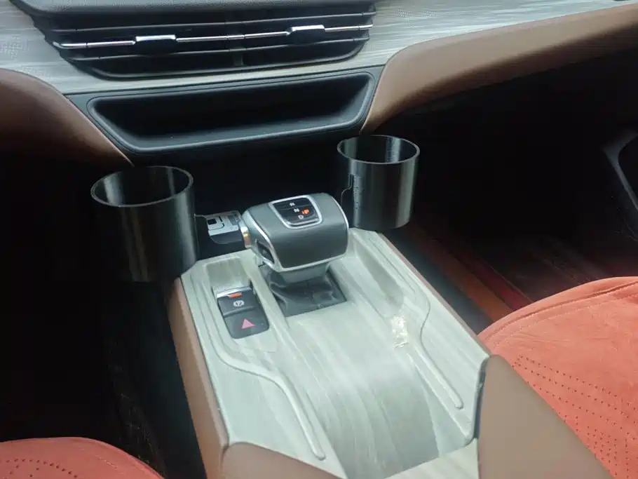 Hongqi Hongqi E-QM5 — миниатюра 16
