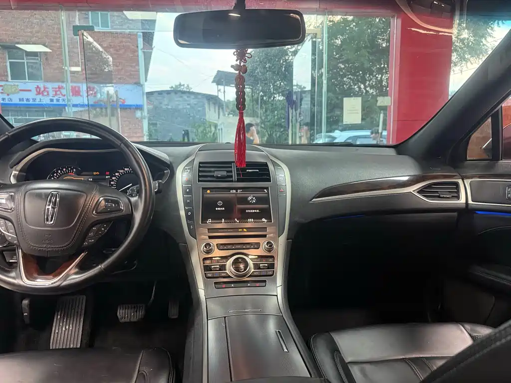 Lincoln MKZ — миниатюра 6