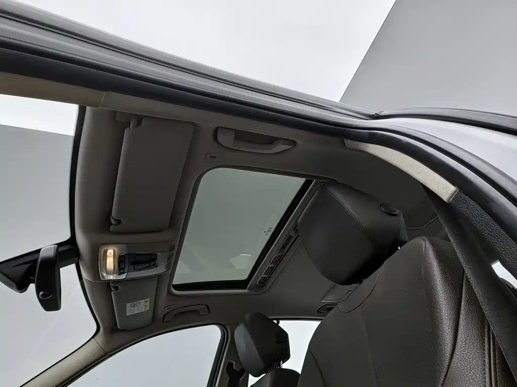 BMW 3 Series — миниатюра 14