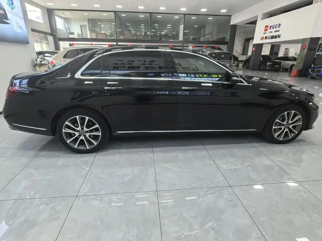 Mercedes-Benz E-Class — миниатюра 16