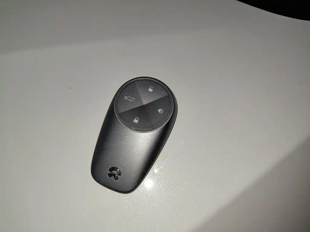 NIO ES8 — миниатюра 9
