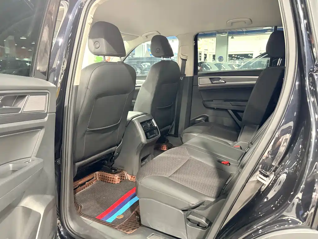 Volkswagen Teramont — миниатюра 8