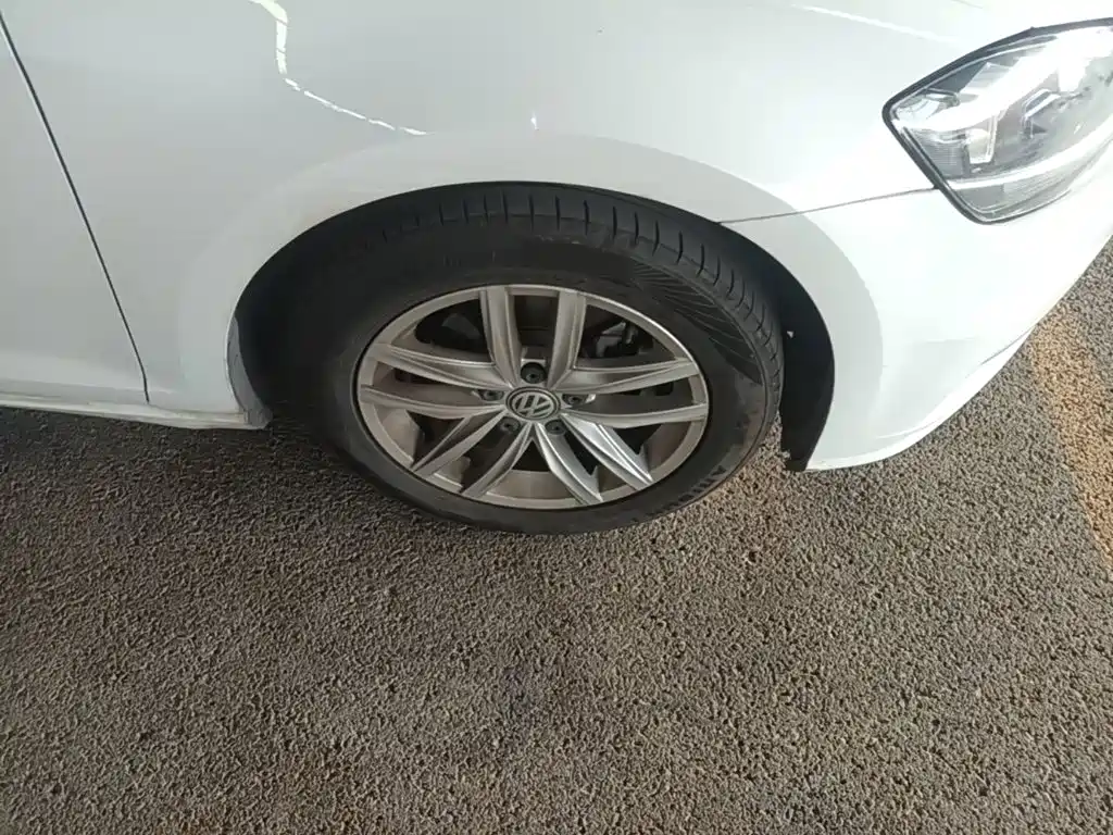 Volkswagen Golf — миниатюра 12