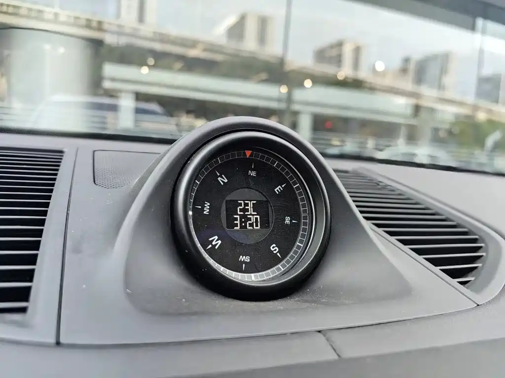 Porsche Macan — миниатюра 12