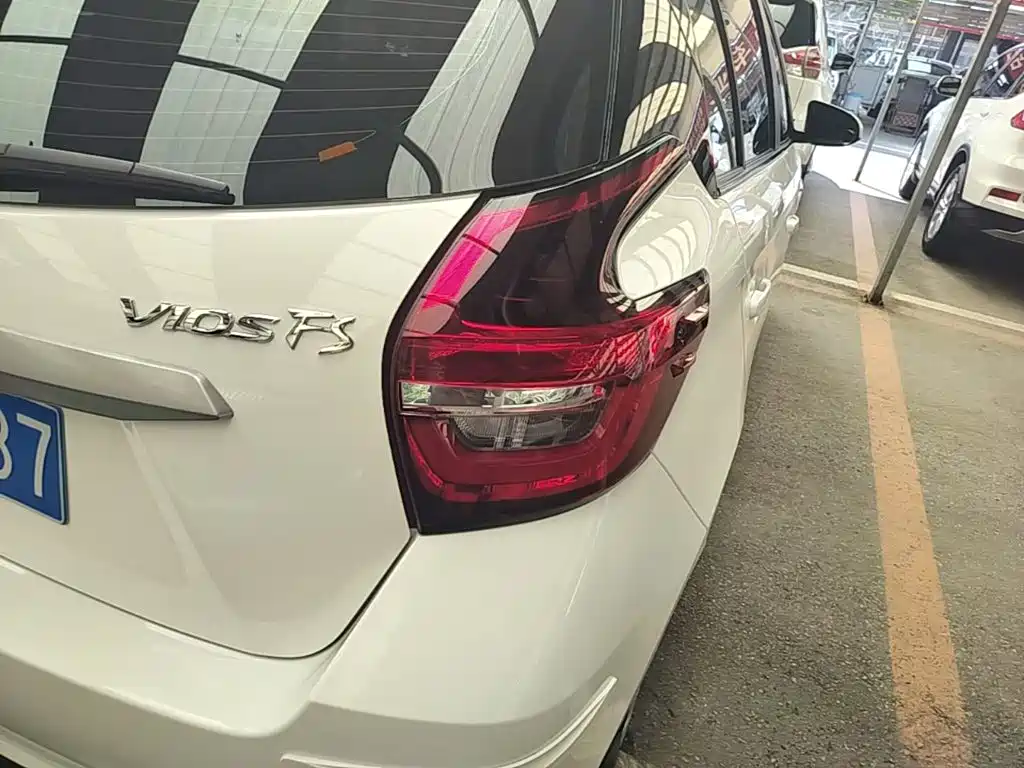 Toyota Vios FS — миниатюра 8