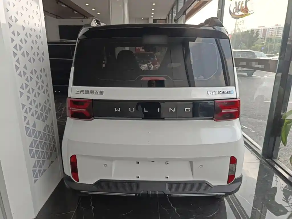 Wuling MINIEV — миниатюра 6
