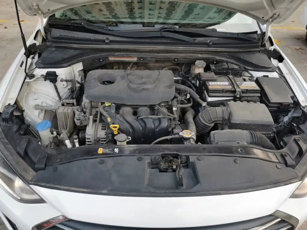 Hyundai Elantra — миниатюра 20