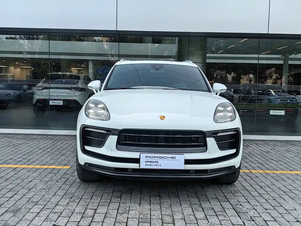Porsche Macan — миниатюра 10