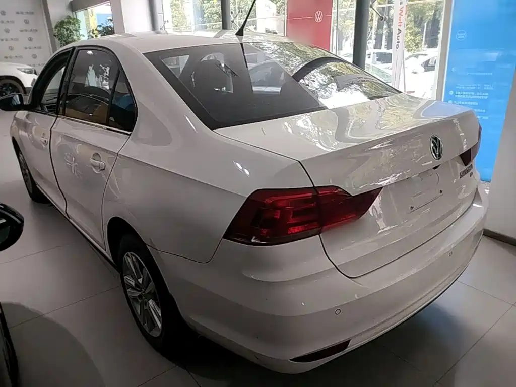 Volkswagen Santana — миниатюра 5