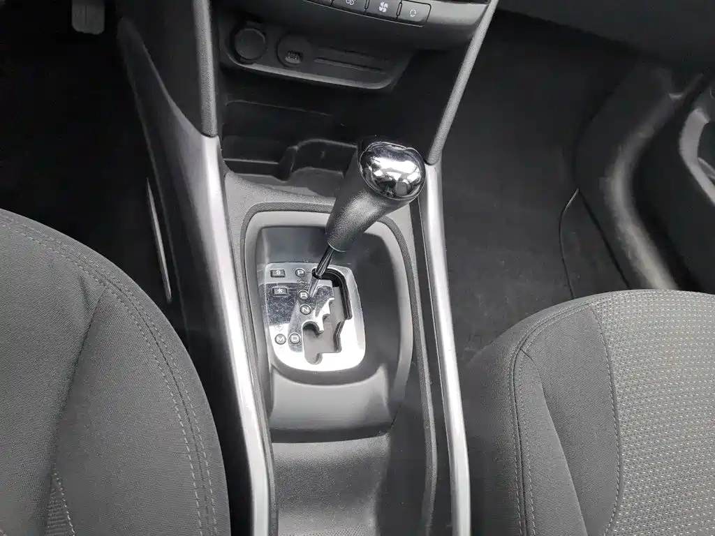 Peugeot 2008 — миниатюра 13