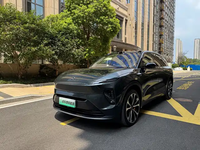 2023 Nio ES8
