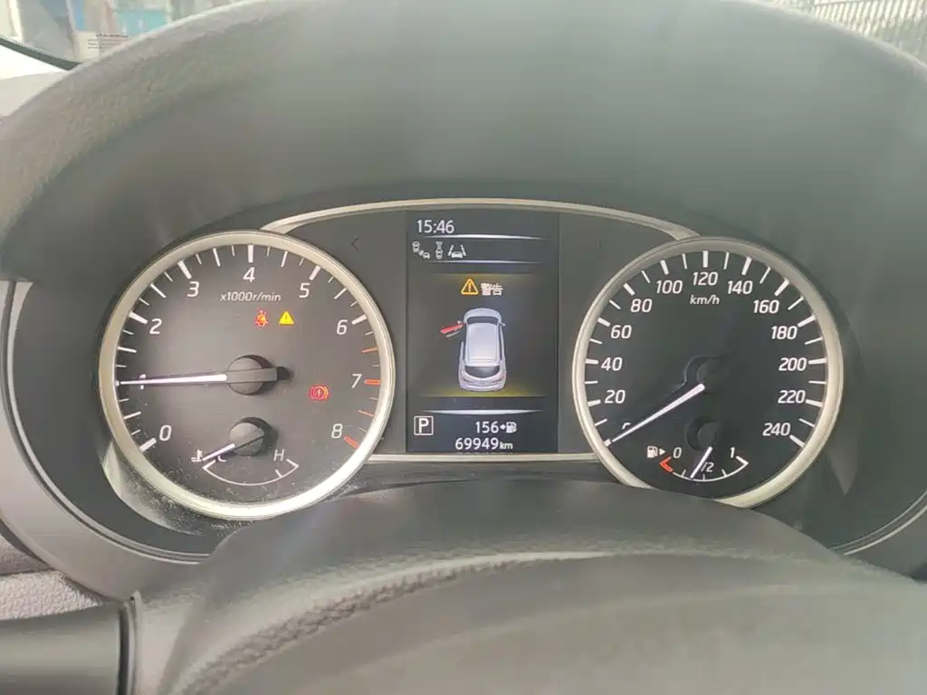 Nissan Tiida — миниатюра 12