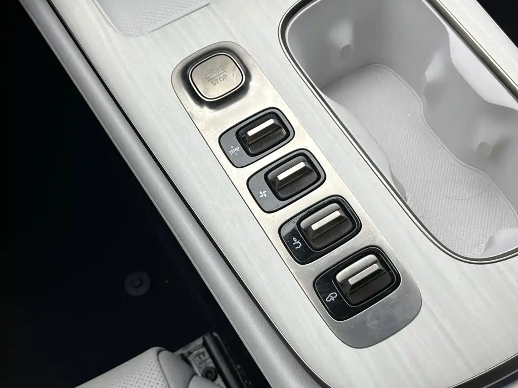 Xiaomi SU7 — миниатюра 20
