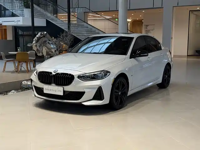 BMW 1 SERIES