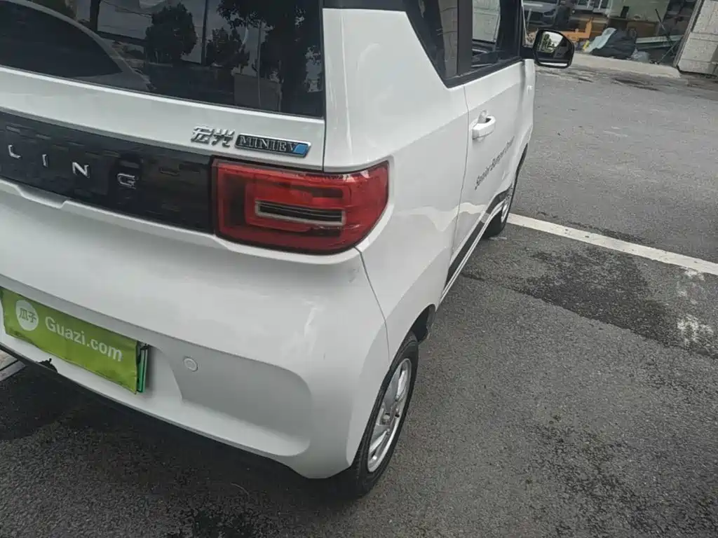 Wuling MINIEV — миниатюра 8