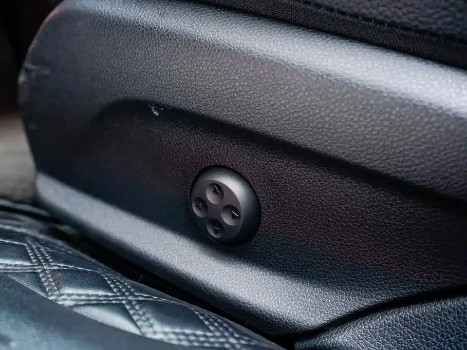 Mercedes-Benz E-Class — миниатюра 21