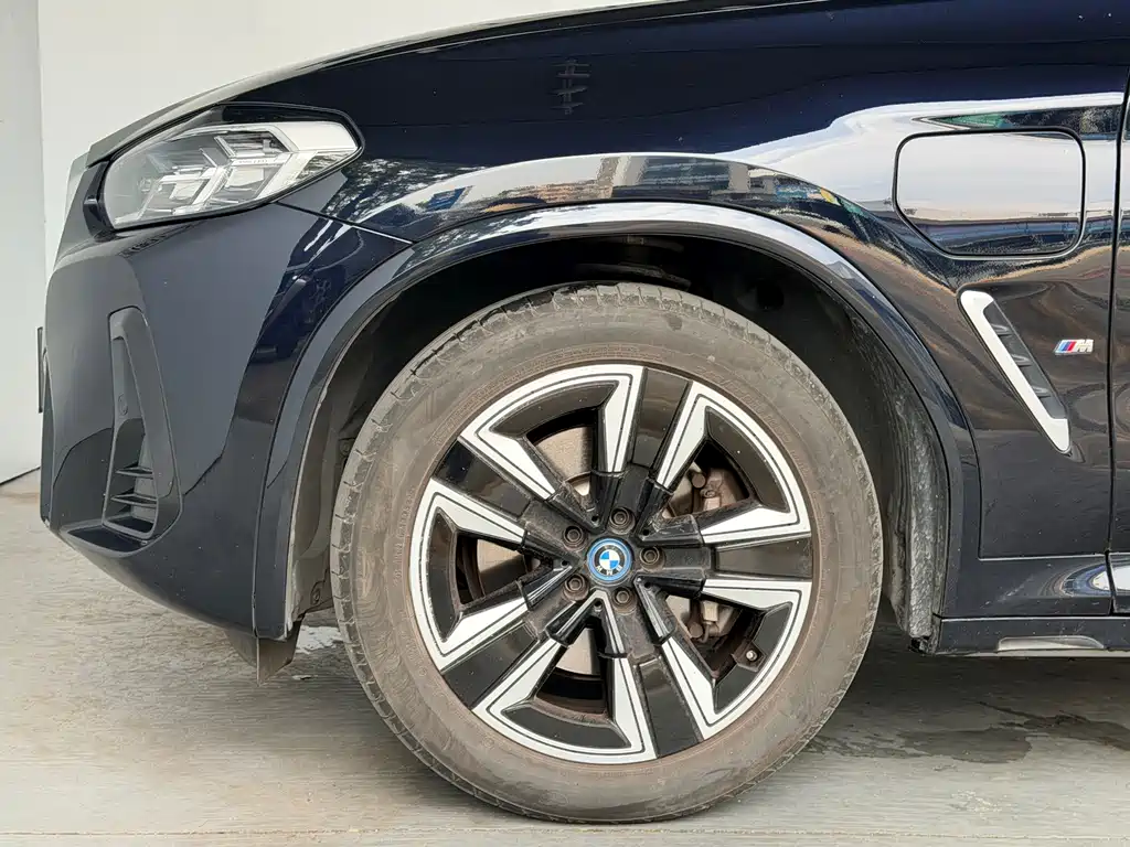 BMW iX3 — миниатюра 18