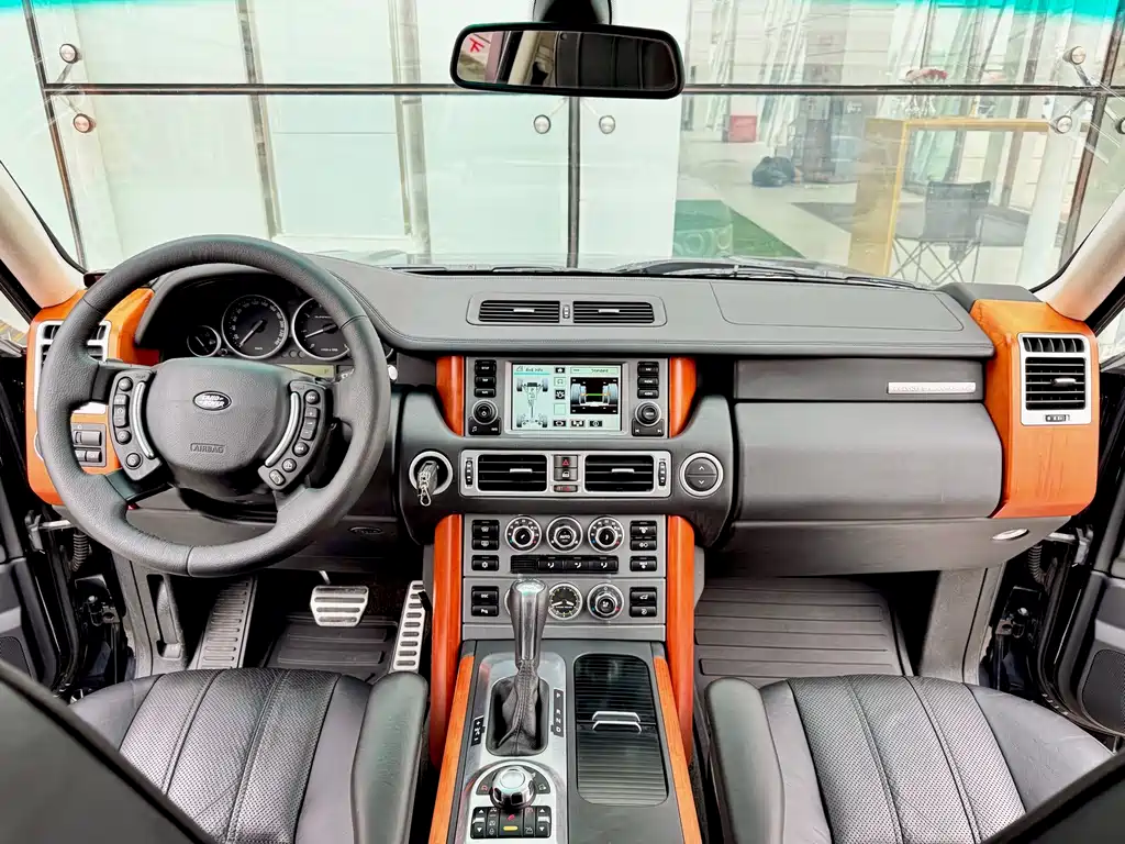 Land Rover Range Rover — миниатюра 12