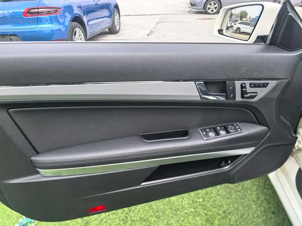 Mercedes-Benz E-Class (Import) — миниатюра 17