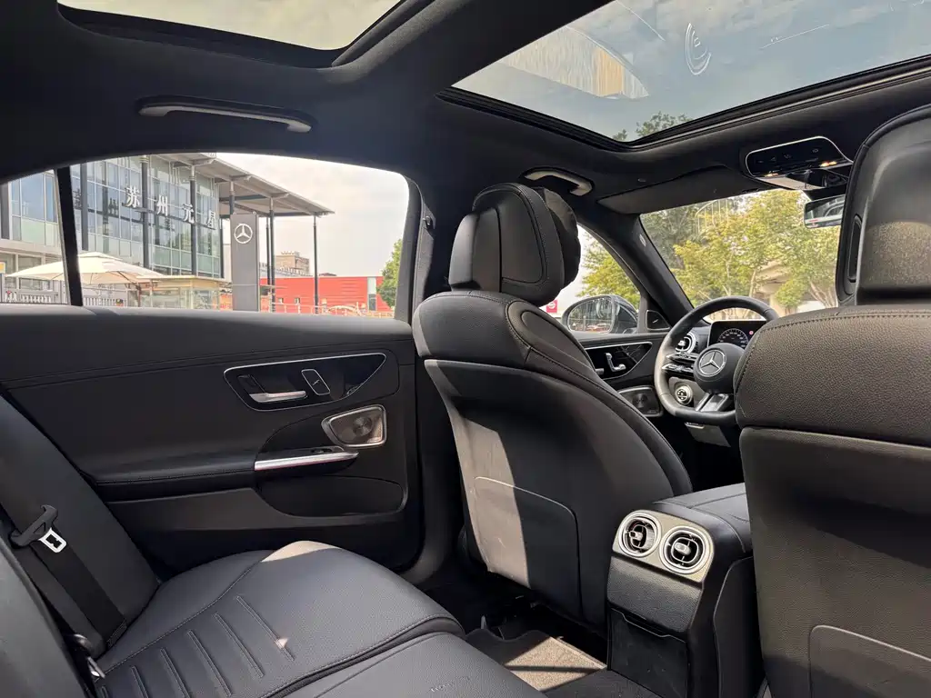Mercedes-Benz C-Class — миниатюра 10