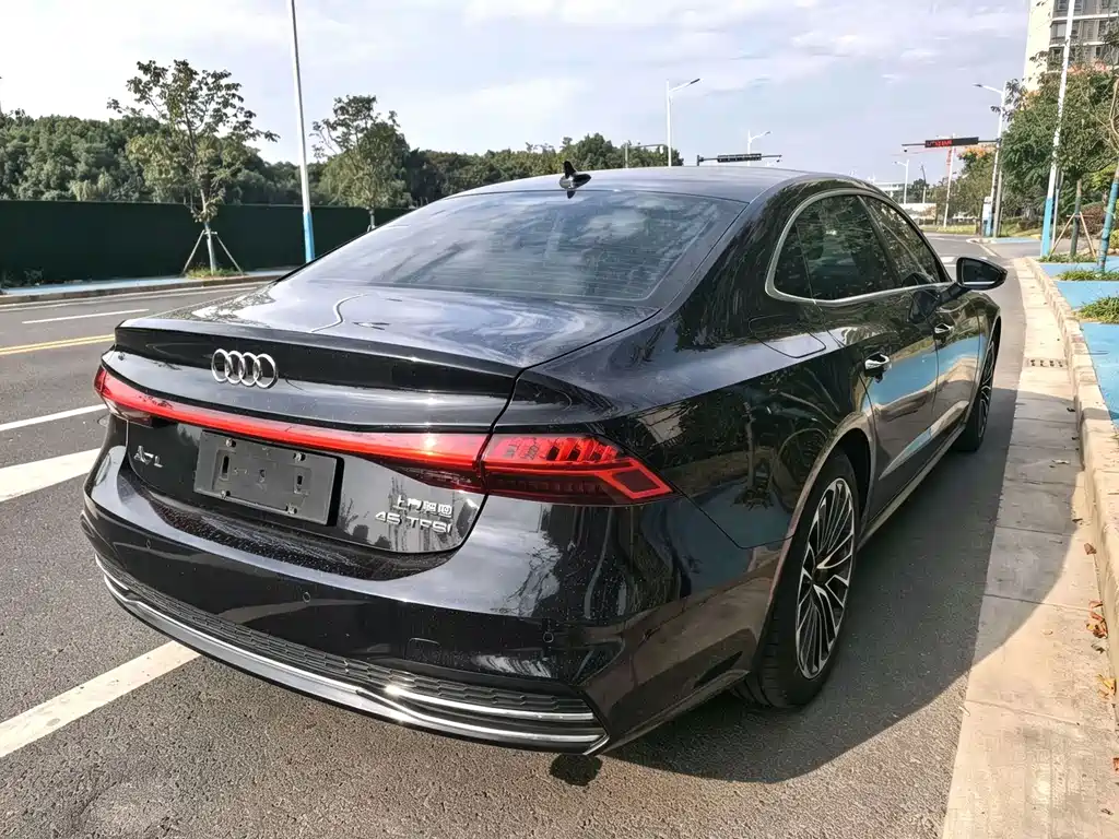 Audi A7L — миниатюра 3