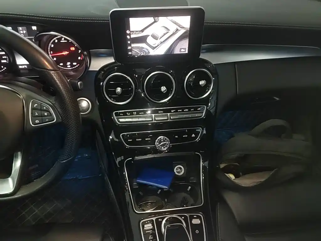 Mercedes-Benz C-Class — миниатюра 13