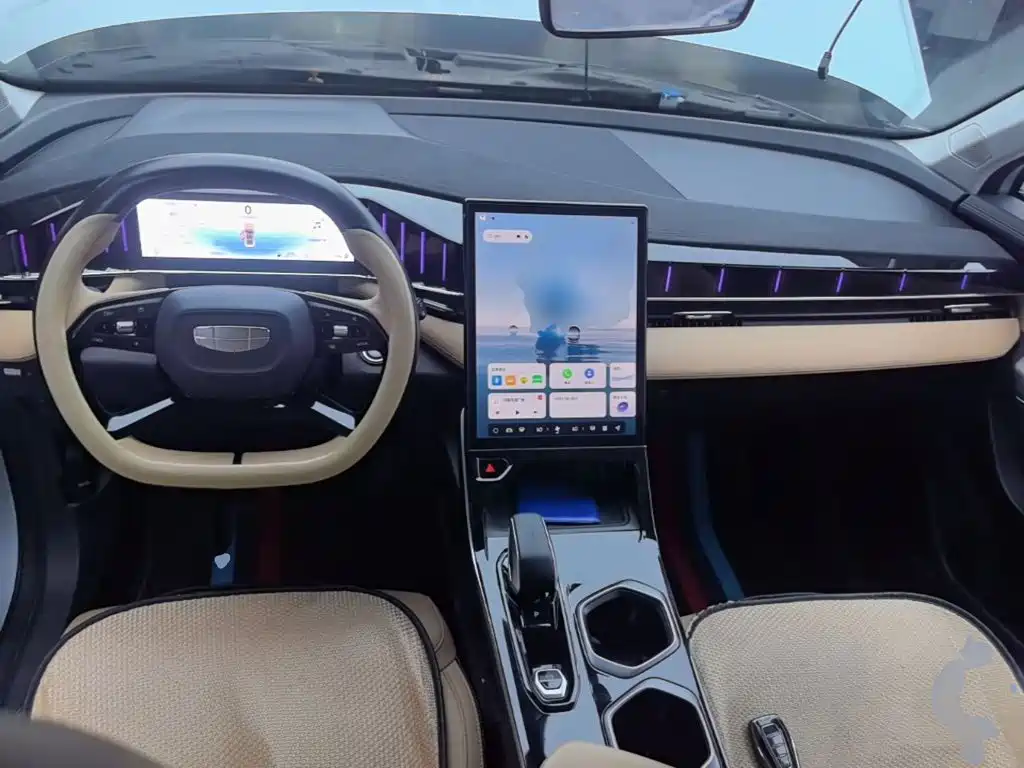 Geely Boyue L — миниатюра 10