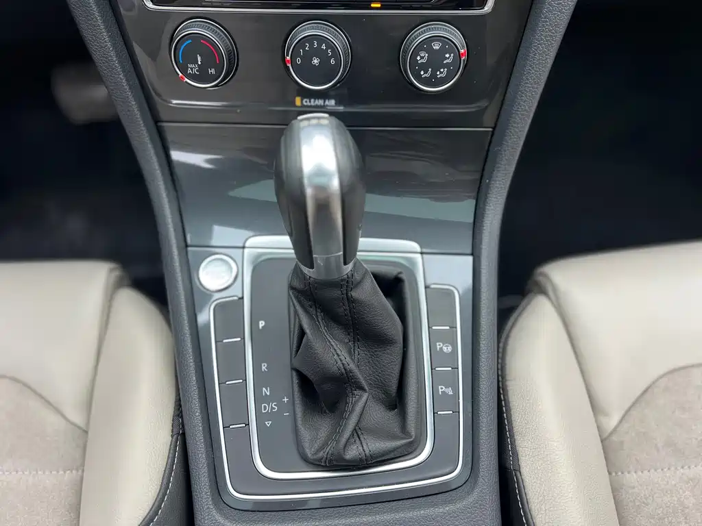 Volkswagen Golf — миниатюра 15